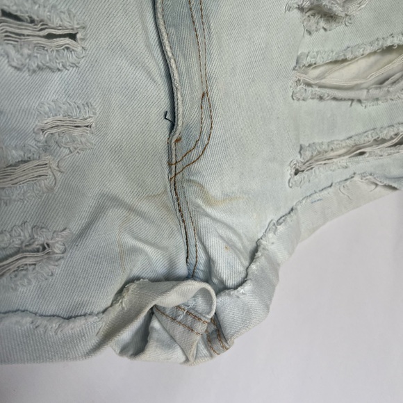 Levi’s Distressed Denim Shorts - Picture 4 of 6
